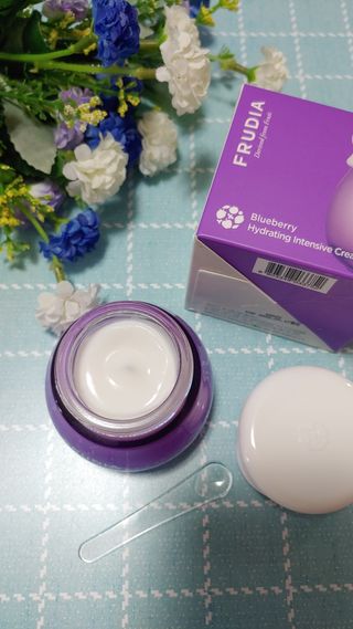 [후르디아] 72시간 블루베리 속살 수분크림 — 3점을 준 리뷰어가 2021년 6월 올린 사용 사진
