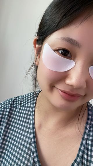 건강누리인터내셔날 레아라 다이아포스 슬리핑 아이패치 골드 & 물광 아이패치 [14회분/총 28매] — 5점을 준 리뷰어가 2022년 7월 올린 사용 사진