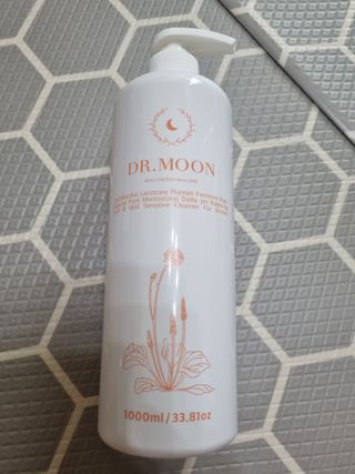 프리[닥터문] 유산균 락토케어 질경초 여성청결제 1000ml (젤타입) — 5점을 준 리뷰어가 2022년 6월 올린 사용 사진