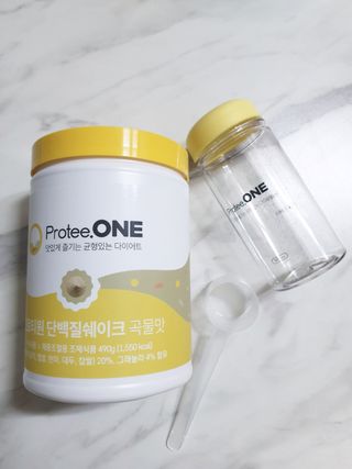 프로티원 단백질쉐이크 곡물맛 2주분 1통+보틀 — 5점을 준 리뷰어가 2021년 4월 올린 사용 사진
