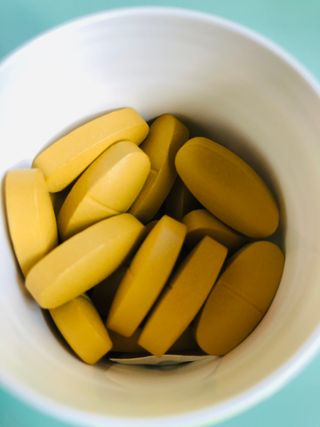 Swisse 스위스 고함량 밀크씨슬 35,000mg 60정 — 5점을 준 리뷰어가 2021년 11월 올린 사용 사진
