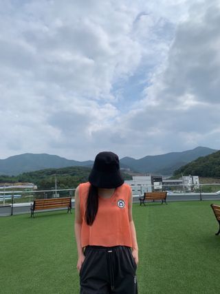 [스테이피플] SILKY SLEEVELESS LOGO TOP — 5점을 준 리뷰어가 2022년 6월 올린 사용 사진