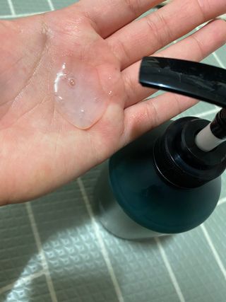 르핸스 퍼포밍 5 샴푸 비반트 포렛/베티버 포그 — 5점을 준 리뷰어가 2022년 12월 올린 사용 사진
