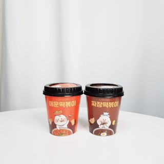 유비쿡 컵떡볶이 매운컵떡볶이2개/ 짜장컵떡볶이 2개  총 4개세트 — 5점을 준 리뷰어가 2021년 4월 올린 사용 사진