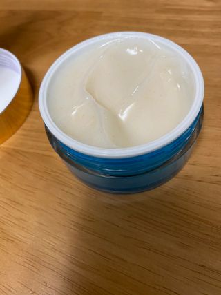 비엠비코 퀸79 노블 골드 아쿠아 크림 — 5점을 준 리뷰어가 2021년 5월 올린 사용 사진
