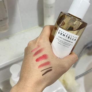 스킨1004 [SKIN1004] 마다가스카르 센텔라 라이트 클렌징 오일 200ml — 5점을 준 리뷰어가 2024년 7월 올린 사용 사진