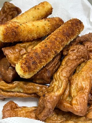 디케이식품(주) 고르곤졸라&모짜렐라 치즈스틱 400g — 4점을 준 리뷰어가 2023년 3월 올린 사용 사진