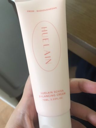 [휴랑] 오미자 2,000알로 피부 생기를 채워주는 밸런싱 크림 — 5점을 준 리뷰어가 2021년 10월 올린 사용 사진