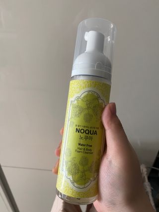 에프에이치아이코리아 노쿠아 물없이 감는 올인원 드라이 노워시 샴푸 폼클렌저 200ml — 5점을 준 리뷰어가 2021년 5월 올린 사용 사진