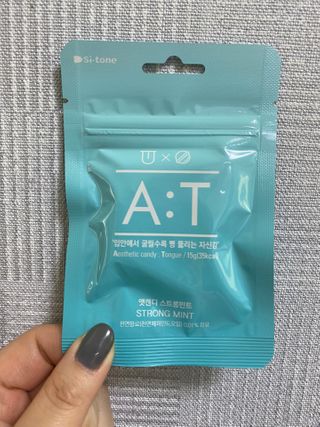 입 냄새 완화에 도움을 주는 에티켓 캔디 앳캔디 스트롱민트 — 5점을 준 리뷰어가 2021년 2월 올린 사용 사진