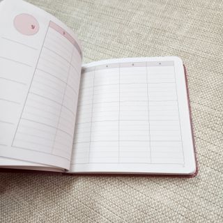 리훈 2023년 하고싶은말 다이어리 만년형(세로/가로) — 5점을 준 리뷰어가 2022년 11월 올린 사용 사진