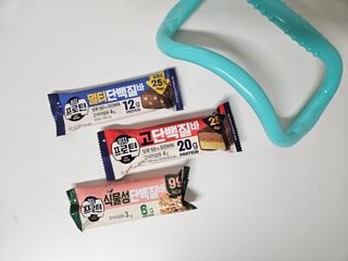 이지프로틴바 3종x각 2ea (고단백질바, 멀티단백질바, 식물성단백질바) — 4.5점을 준 리뷰어가 2024년 2월 올린 사용 사진