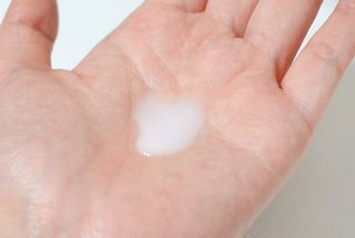 리더스코스메틱 리더스 카밍 바이오틱스 에센스 워터 — 5점을 준 리뷰어가 2021년 12월 올린 사용 사진