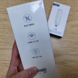 아카라 조명 스위치를 누워서 끄는 방법 (스마트 조명 스위치 2구 + 무선 리모트 스위치 1구 T1, 스마트 허브 E1) — 5점을 준 리뷰어가 2021년 11월 올린 사용 사진