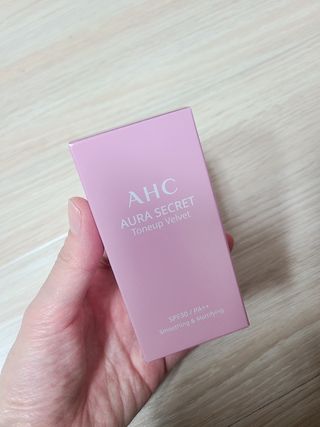 AHC 아우라 시크릿 톤업 벨벳 — 5점을 준 리뷰어가 2021년 4월 올린 사용 사진