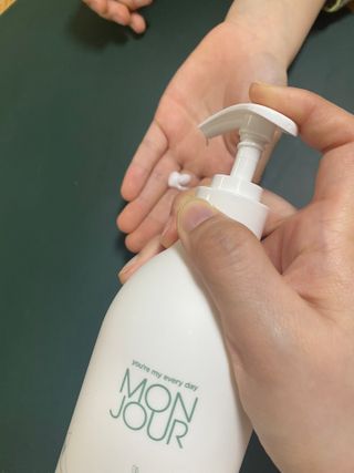 토박스코리아 몽쥬르 유아 로션 300ml — 5점을 준 리뷰어가 2021년 4월 올린 사용 사진