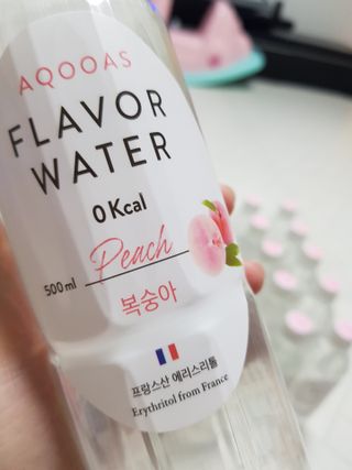 아쿠아스 플레이버워터 [아쿠아스] 제로칼로리 플레이버워터 복숭아/청포도 1BOX 20개입 — 4점을 준 리뷰어가 2021년 4월 올린 사용 사진