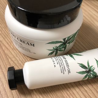 버텍스넘버원 버텍스 넘버원 햄프씨드오일 핸드밤, 바디크림 — 3점을 준 리뷰어가 2022년 3월 올린 사용 사진