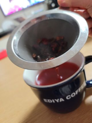 마시다 붉은 석양 빛을 담은 프리미엄 수제 블렌딩 홍차, 레드선셋블랙티 — 5점을 준 리뷰어가 2021년 4월 올린 사용 사진