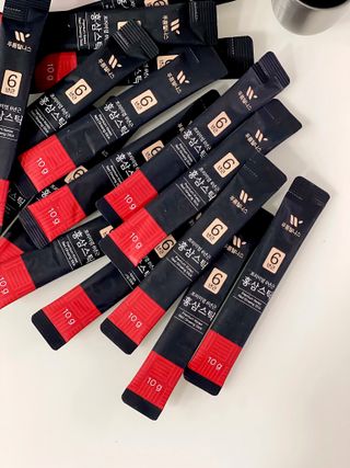 [푸름웰니스] 프리미엄 6년근 홍삼스틱 3mg x 100포 — 4.5점을 준 리뷰어가 2022년 3월 올린 사용 사진