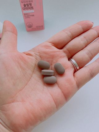 닥터피엔티 [Dr.PNT] 하루 2알로 건강한 다이어트! 한겨울에도 체지방만 쏙~ 슬림핏 다이어트 — 4점을 준 리뷰어가 2022년 12월 올린 사용 사진