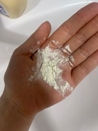 코매료 노폐물 제거 & 각질 관리 도자기     피부 홈케어  (세안 2종) — 5점을 준 리뷰어가 2024년 2월 올린 사용 사진
