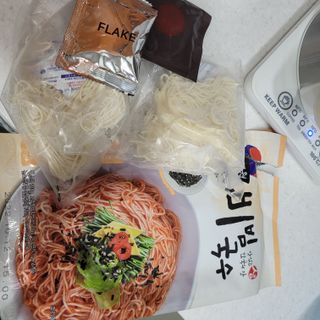 [한면원] 비빔국수 2인분 — 4점을 준 리뷰어가 2022년 8월 올린 사용 사진