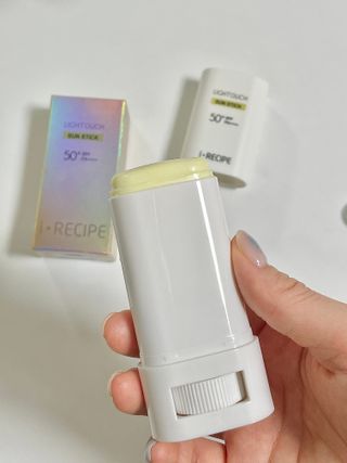 아이레시피 라이트터치 선스틱 15g (SPF50+, PA++++) — 5점을 준 리뷰어가 2023년 2월 올린 사용 사진