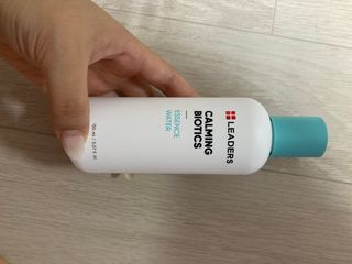 리더스코스메틱 리더스 카밍 바이오틱스 에센스 워터 — 5점을 준 리뷰어가 2021년 8월 올린 사용 사진