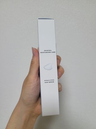 [스킨1004] 마다가스카르 센텔라 히알루-시카 워터핏 선세럼 50ml — 5점을 준 리뷰어가 2024년 5월 올린 사용 사진