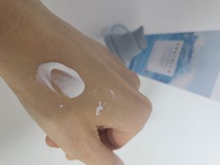 [스킨1004] 마다가스카르 센텔라 히알루-시카 워터핏 선세럼 50ml — 5점을 준 리뷰어가 2024년 5월 올린 사용 사진