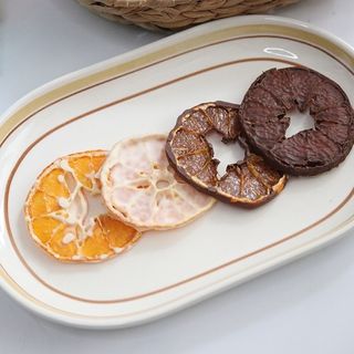 프루낵 제주감귤 초코5봉입 4종(화이트초코,다크초코,요구르트초코,콜라초코)  24g(4.8*5봉입) — 5점을 준 리뷰어가 2022년 11월 올린 사용 사진
