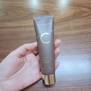 산다화 비타민C 화이트닝 크림 — 4점을 준 리뷰어가 2023년 4월 올린 사용 사진