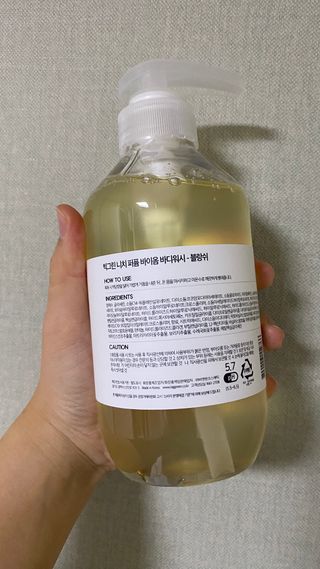 빅그린 니치 퍼퓸 바이옴바디워시 500ml(상탈, 블랙베리&베이, 블랑쉐 3종 중 택1) — 5점을 준 리뷰어가 2022년 12월 올린 사용 사진