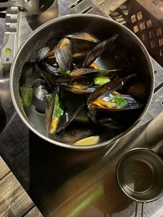 [푸딩팩토리] 바지락홍합탕 500g / 얼큰바지락홍합탕 590g — 5점을 준 리뷰어가 2022년 10월 올린 사용 사진