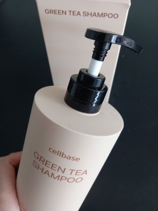 프리마인 더이상 뻣뻣하고 효과없는 탈모샴푸는 NO. 근본부터 케어하는 셀베이스 그린티샴푸(500ml) — 5점을 준 리뷰어가 2023년 3월 올린 사용 사진