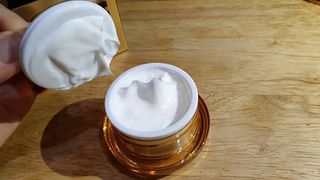 자민경 크레마카라콜 울트라 프로폴리스 하이드라 인텐스 크림 50ml — 5점을 준 리뷰어가 2021년 1월 올린 사용 사진