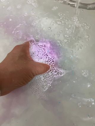소담스퀘어 상암 Evreryday Bath Bomb Day7(에브리데이 배쓰밤 데이7) / 7종 중 2종 랜덤발송 — 5점을 준 리뷰어가 2022년 11월 올린 사용 사진