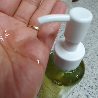 스킨큐어 산다화 순한 클렌징 동백 오일 200ml — 5점을 준 리뷰어가 2023년 3월 올린 사용 사진