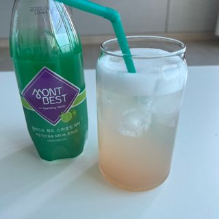 몽베스트 Montbest with Sparkling water Lime20병 — 5점을 준 리뷰어가 2021년 10월 올린 사용 사진