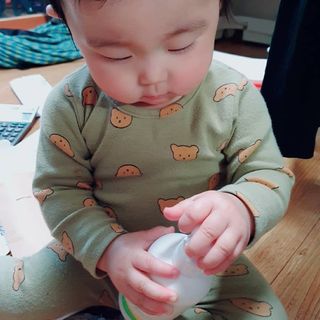 mom e 맘이 내추럴 베이비 케어 샴푸앤바스+로션 — 5점을 준 리뷰어가 2021년 1월 올린 사용 사진