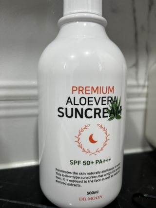 [닥터문] 프리미엄 알로에베라 선크림 500ml — 5점을 준 리뷰어가 2022년 6월 올린 사용 사진