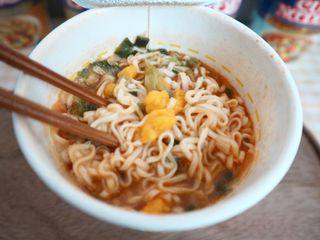 NISSIN 닛신 컵누들  4종 - 씨푸드오리지날, 씨푸드 스파이시, 씨푸드 커리, 씨푸드 XO소스 — 5점을 준 리뷰어가 2022년 11월 올린 사용 사진
