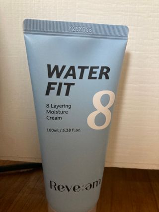 나우_ [리브엠]피부 속부터 겹겹이, 촘촘하게! 워터핏8중 수분착붙 크림 — 4점을 준 리뷰어가 2025년 1월 올린 사용 사진