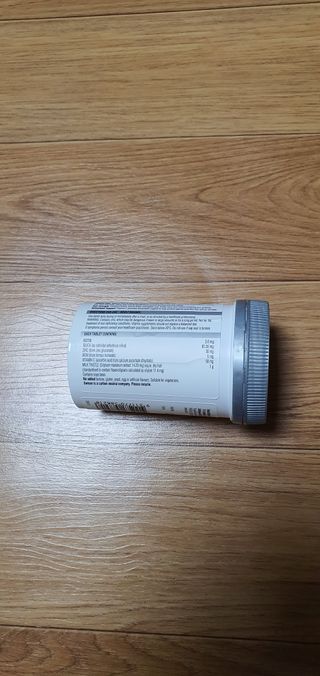 Swisse 스위스 헤어스킨네일 100정 — 5점을 준 리뷰어가 2021년 9월 올린 사용 사진