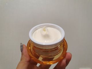 자민경 크레마카라콜 울트라 프로폴리스 하이드라 인텐스 크림 50ml — 4점을 준 리뷰어가 2021년 1월 올린 사용 사진