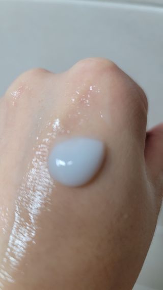 아미니 블루테라 바디로션 — 5점을 준 리뷰어가 2021년 7월 올린 사용 사진