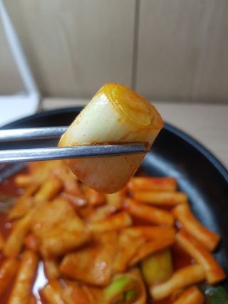 응큼떡볶이 — 4점을 준 리뷰어가 2021년 3월 올린 사용 사진
