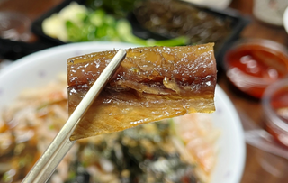 마라도푸드 포항 구룡포 햇 과메기 야채세트 마라도회식당 꽁치 — 5점을 준 리뷰어가 2023년 10월 올린 사용 사진