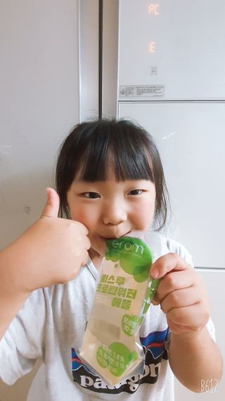 이롬 씨스루 프로틴워터 사과, 자몽 200ml x 12입 — 4점을 준 리뷰어가 2022년 9월 올린 사용 사진